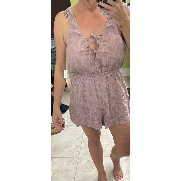 Saltwater Luxe Anthropologie mauve romper NWT medium - Picture 1 of 3